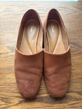 Clarks Women’s Chestnut Suede Slip-On Loafers